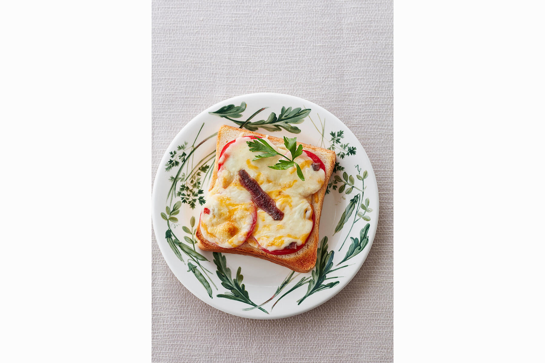 ジュワッと旨味あふれる “シュレッドチーズのトースト”