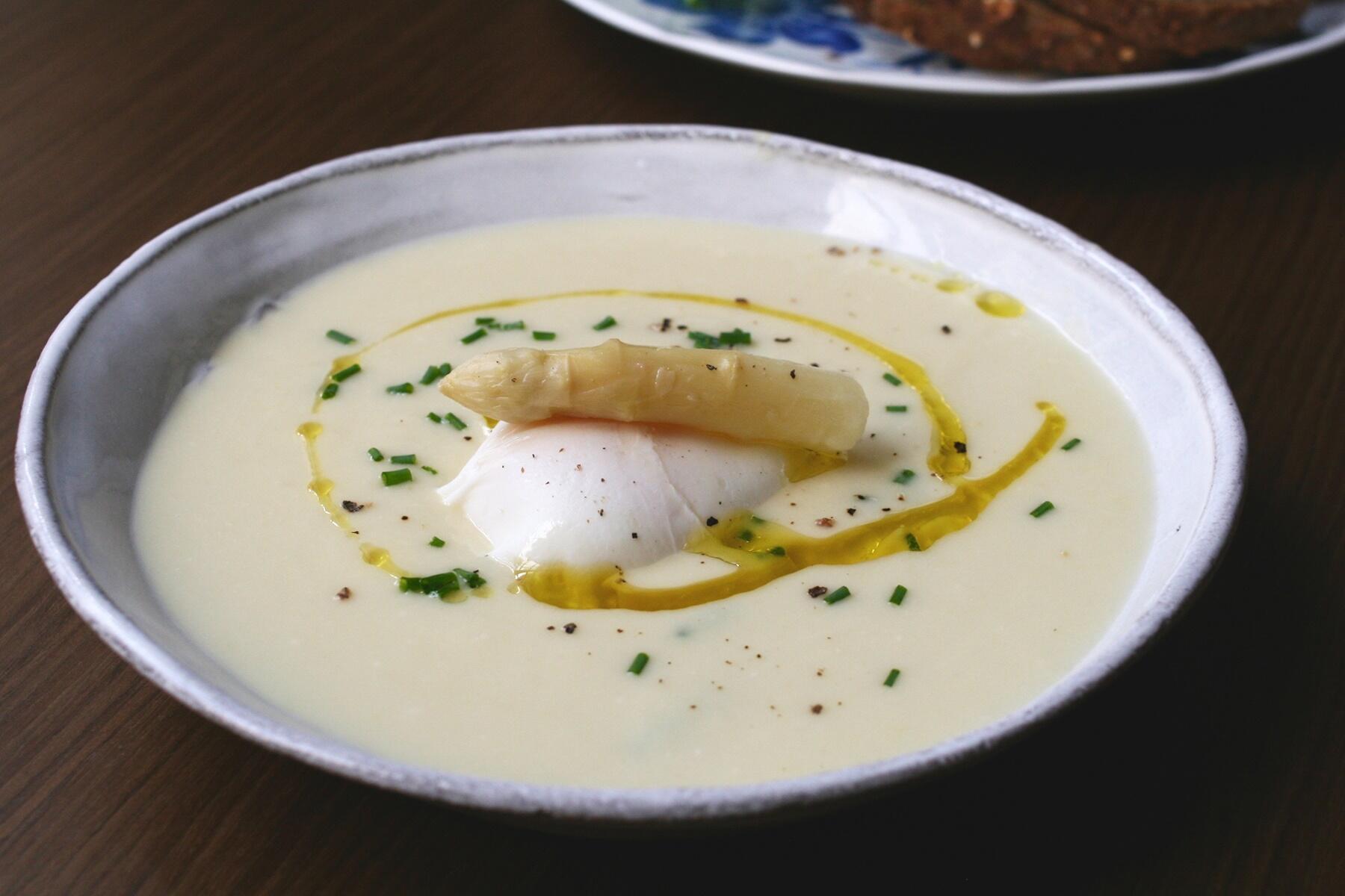 辻仁成さんの“ホワイトアスパラガスのヴルーテ”