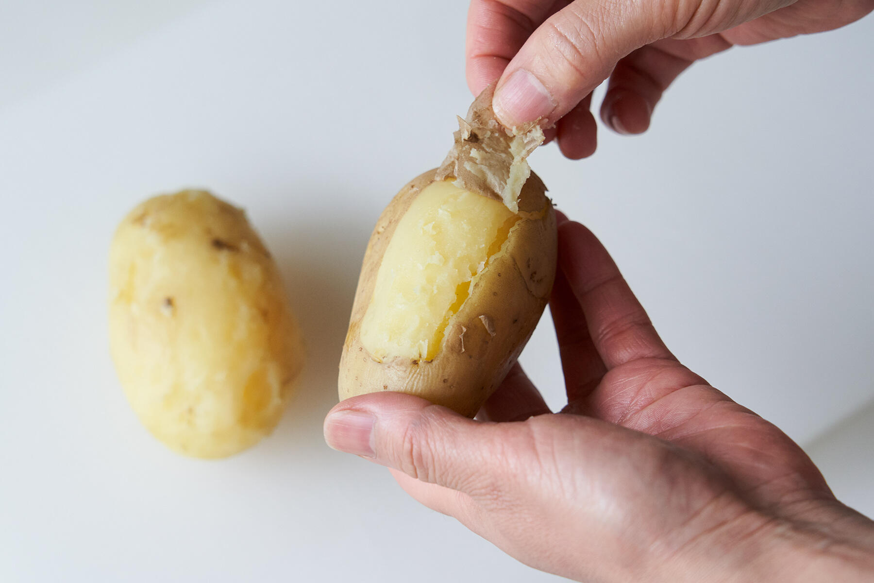 新じゃがをゆでる