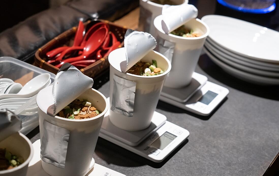 並んだカップ麺