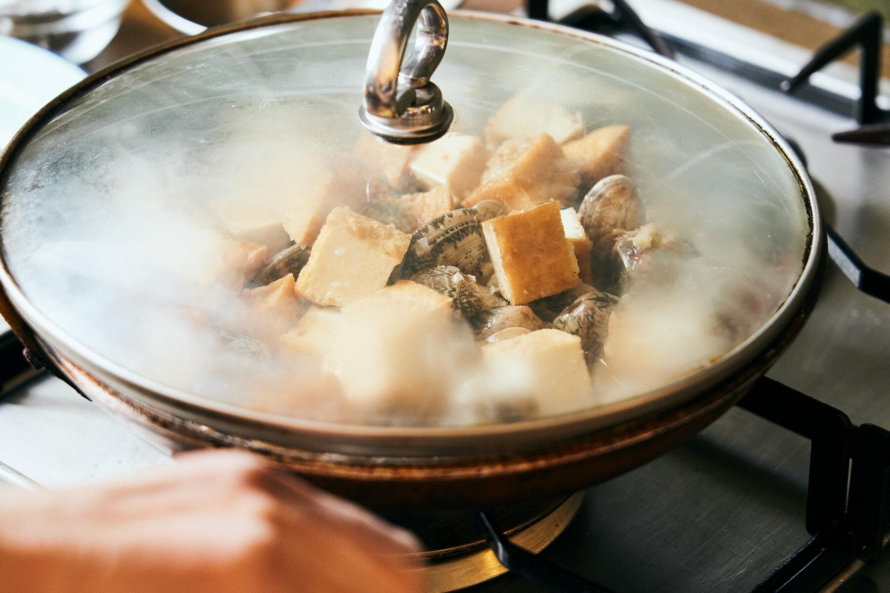 蓋をして加熱する