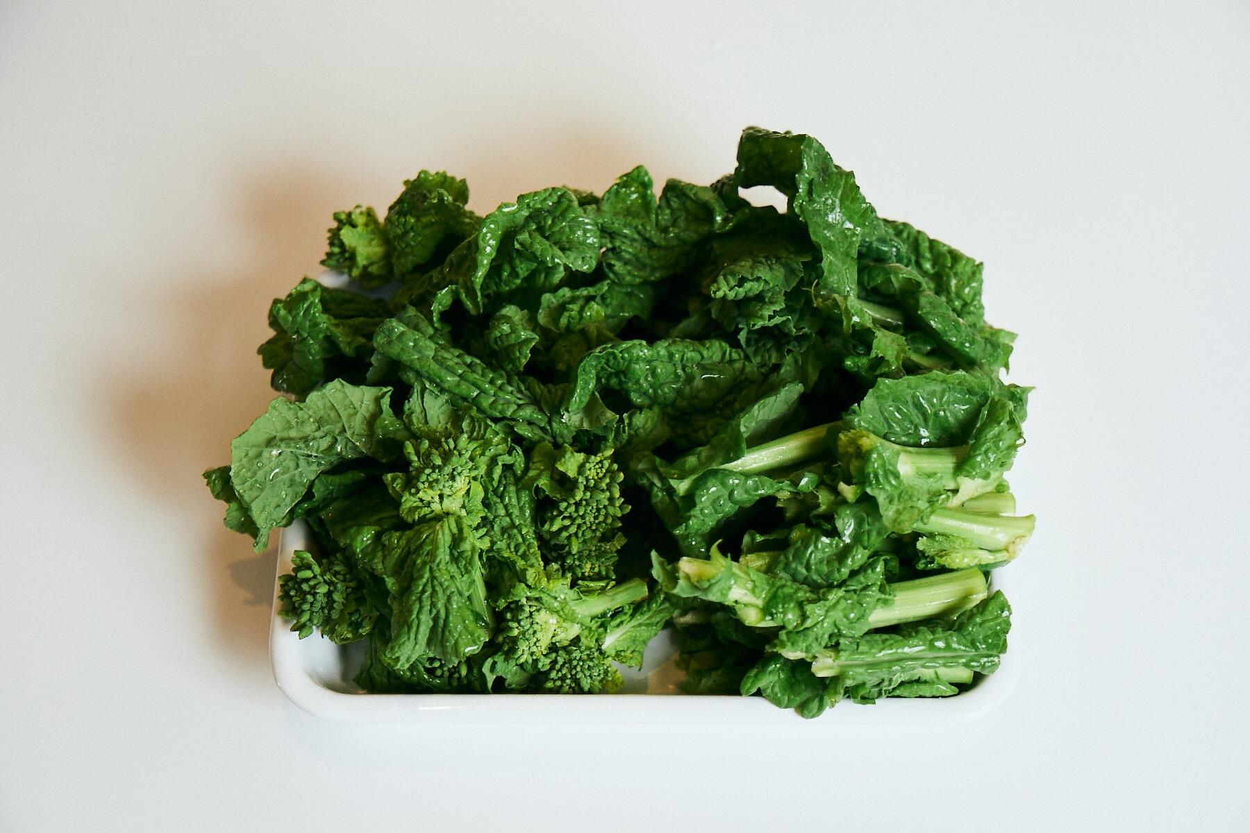 菜の花をゆでる