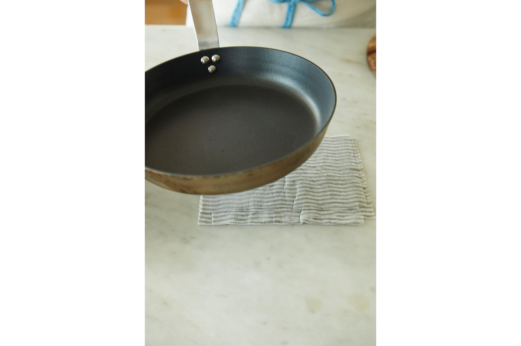 フライパンを熱する