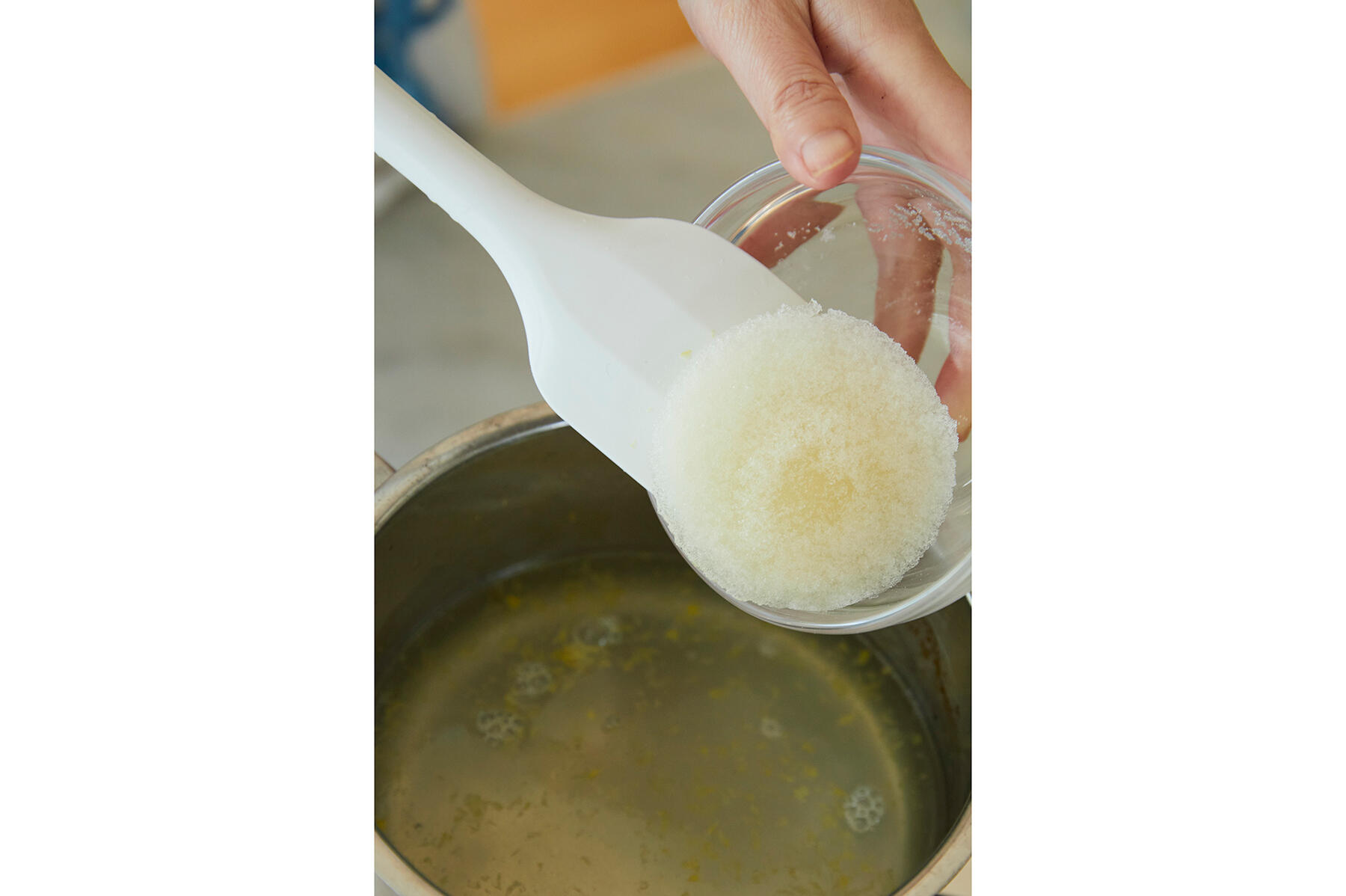 ゼラチンを加える