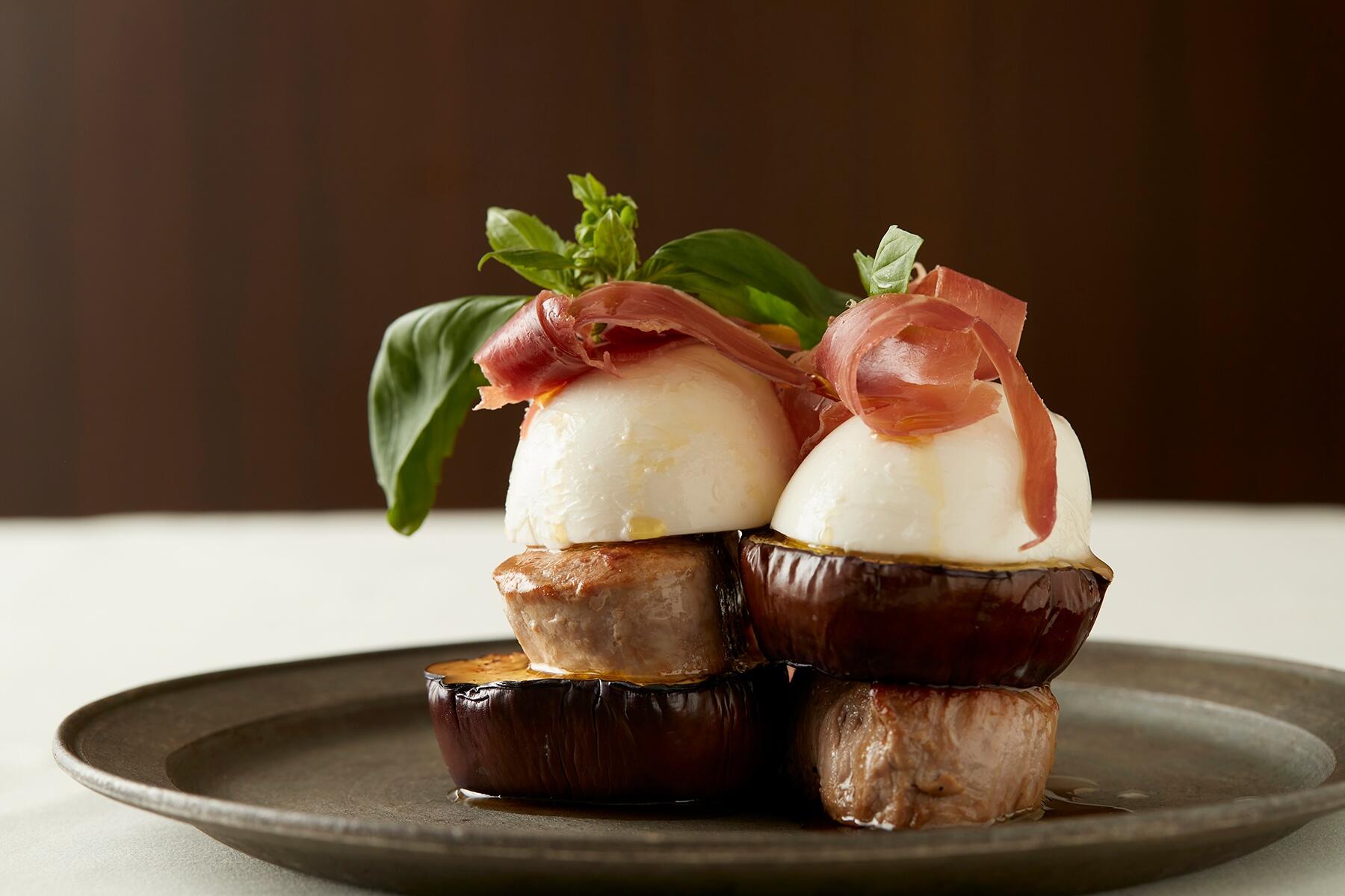 生モッツァレラと豚ヒレのロッシーニ風