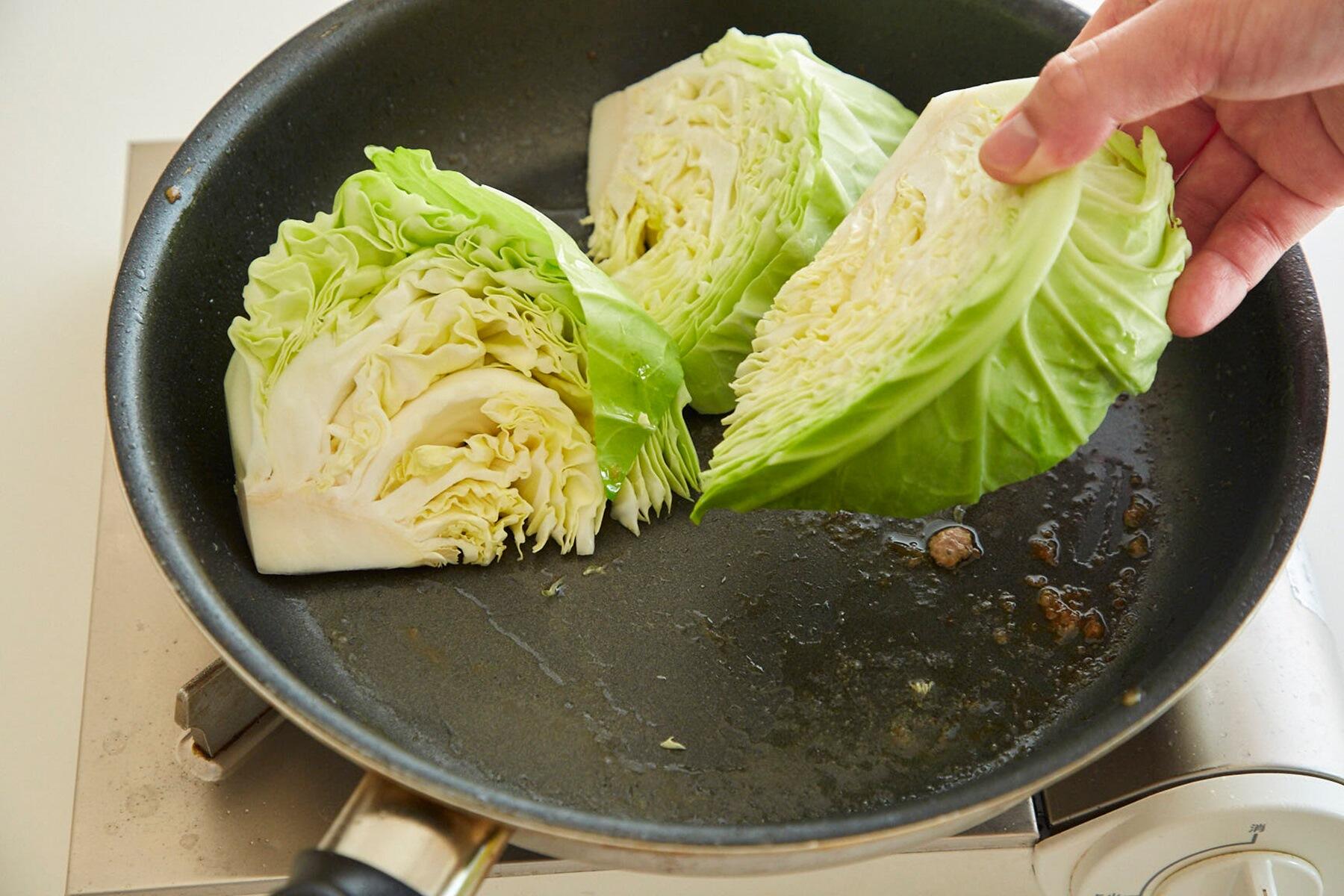 キャベツを焼く