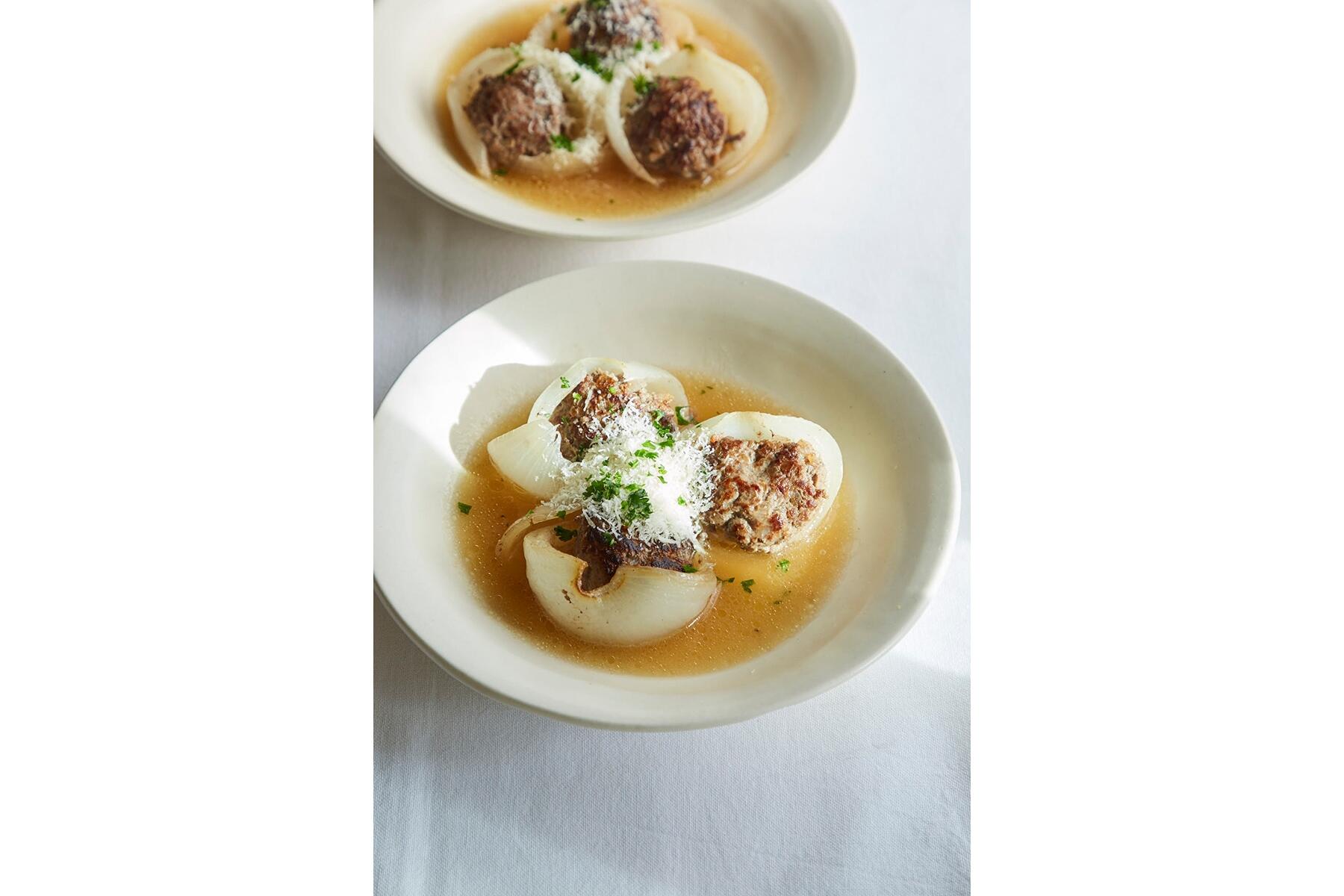 リッチな味わいの“玉ねぎの肉詰め”