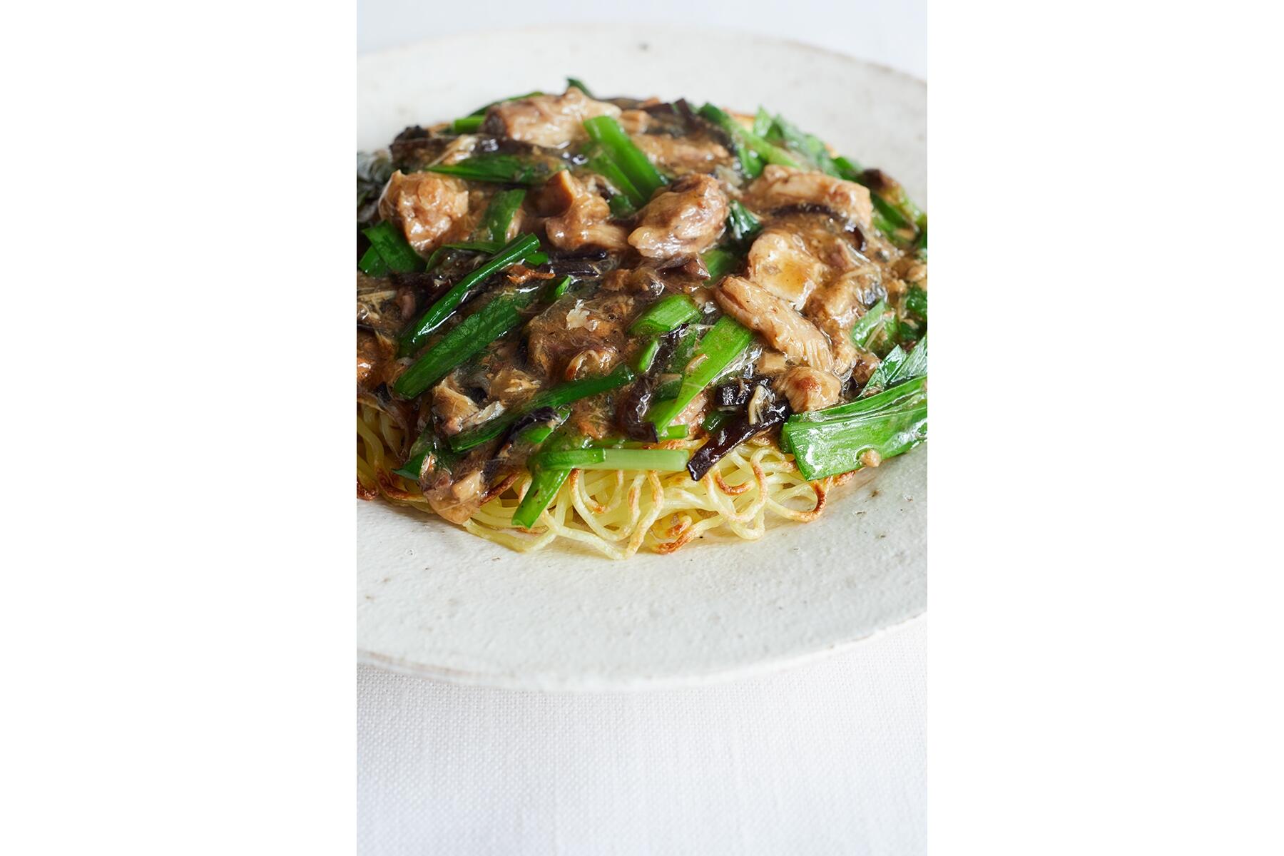 サバ缶でつくれる！香ばしい“サバにらあんかけ焼きそば”