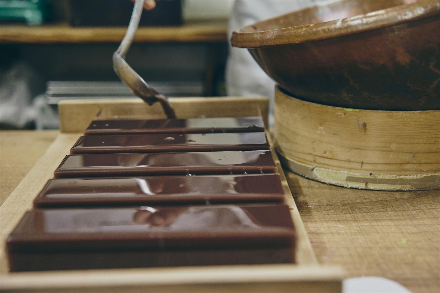 水羊羹を流し入れる