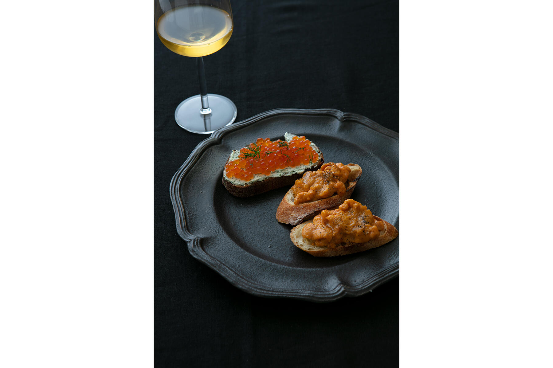 リッチで濃厚なウニやイクラの”魚介タルティーヌ“