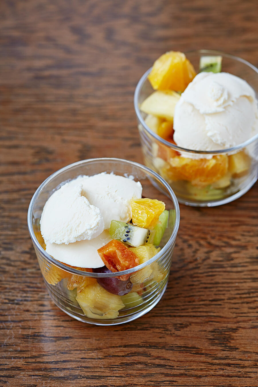 アイスクリームをトッピング