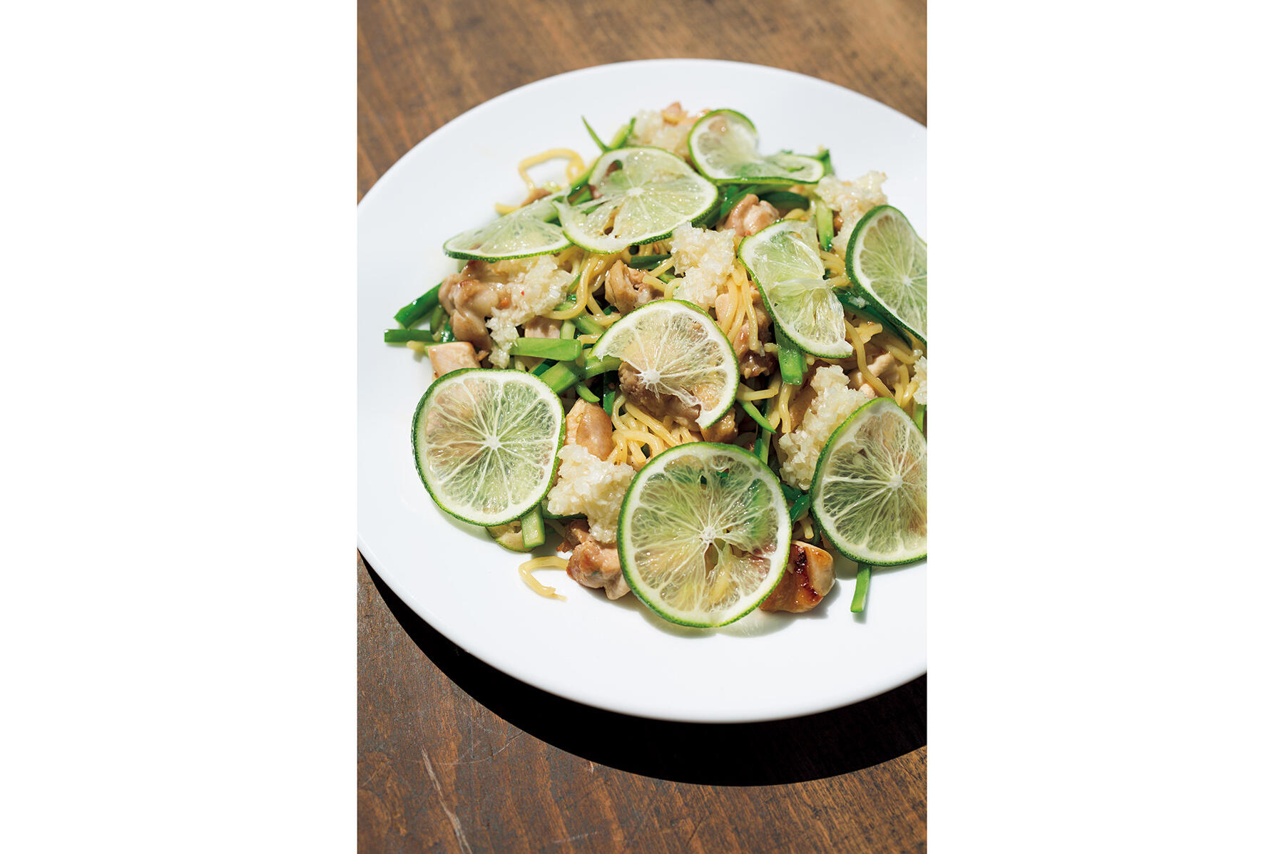 爽快で鮮烈な旨さ！“鶏肉とねぎ塩だれの焼きそば”