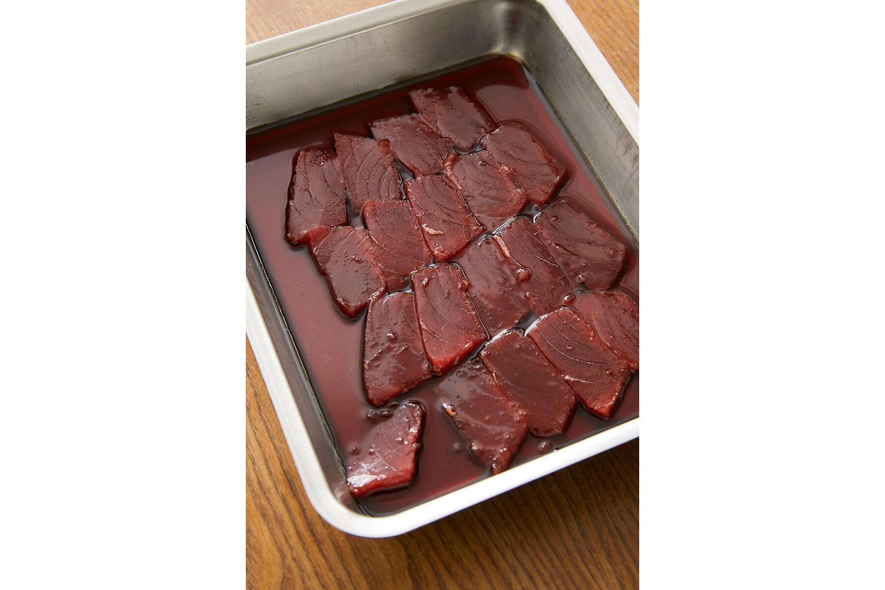 まぐろのづけをつくる