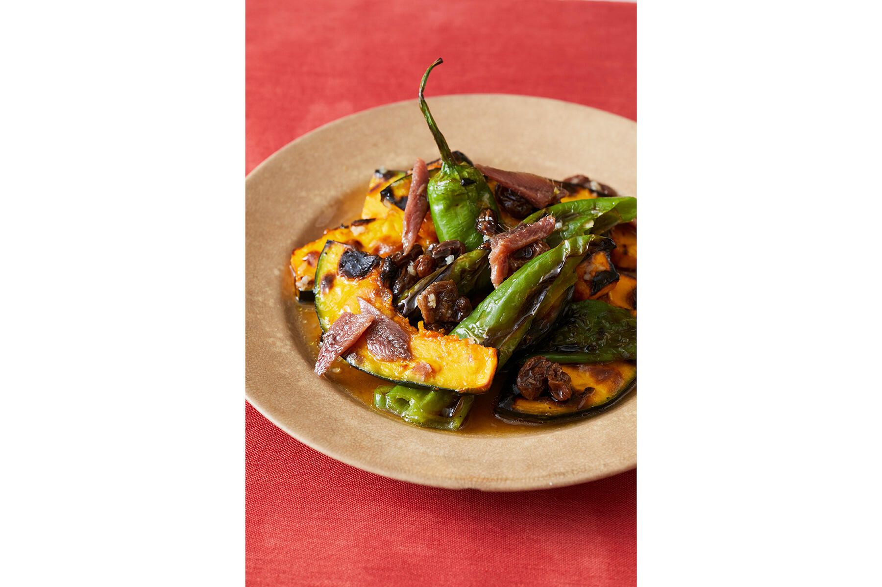 酸味のアクセントが甘味を引き立たせる“焼きかぼちゃのアンチョビマリネ”