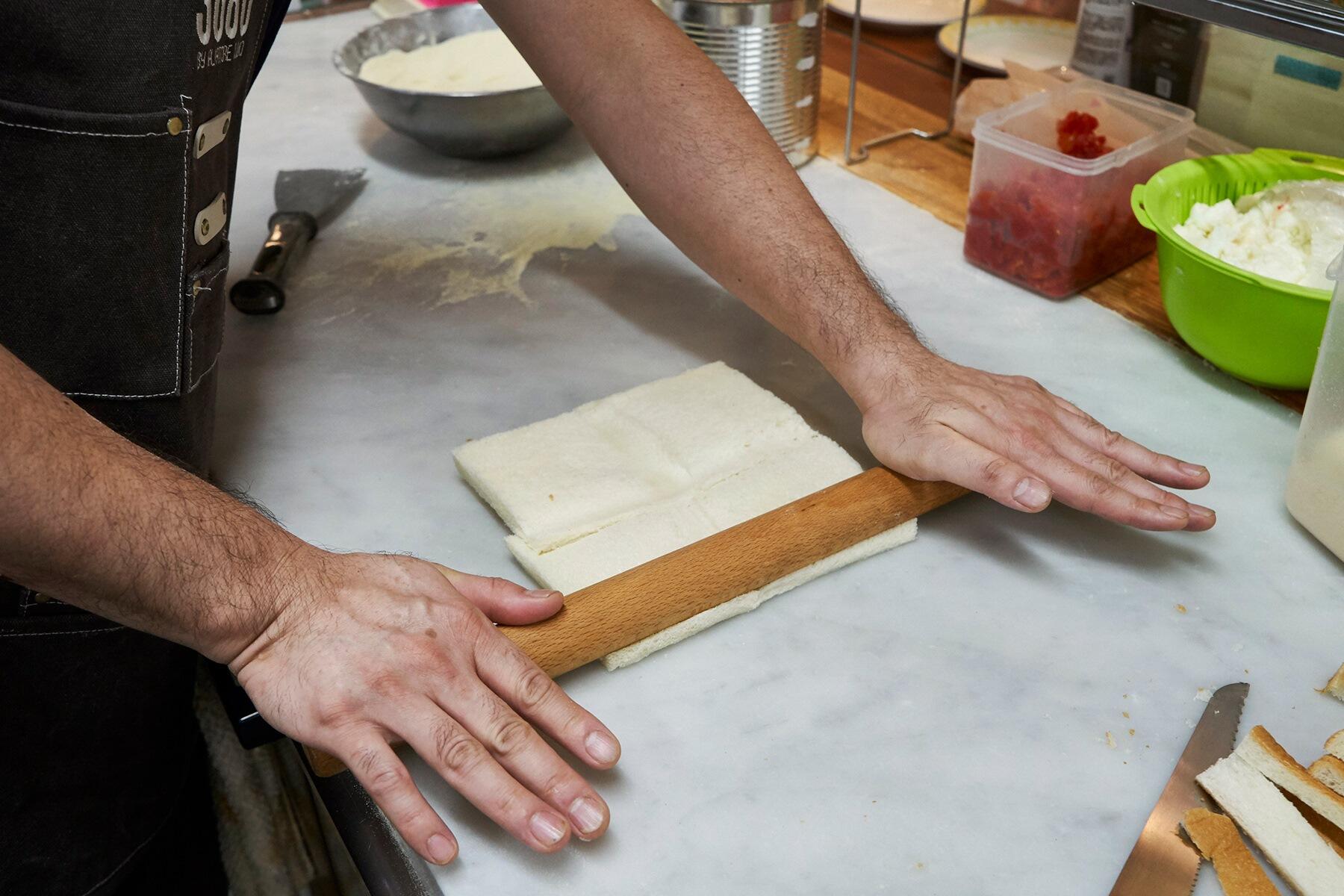 食パンをつぶす