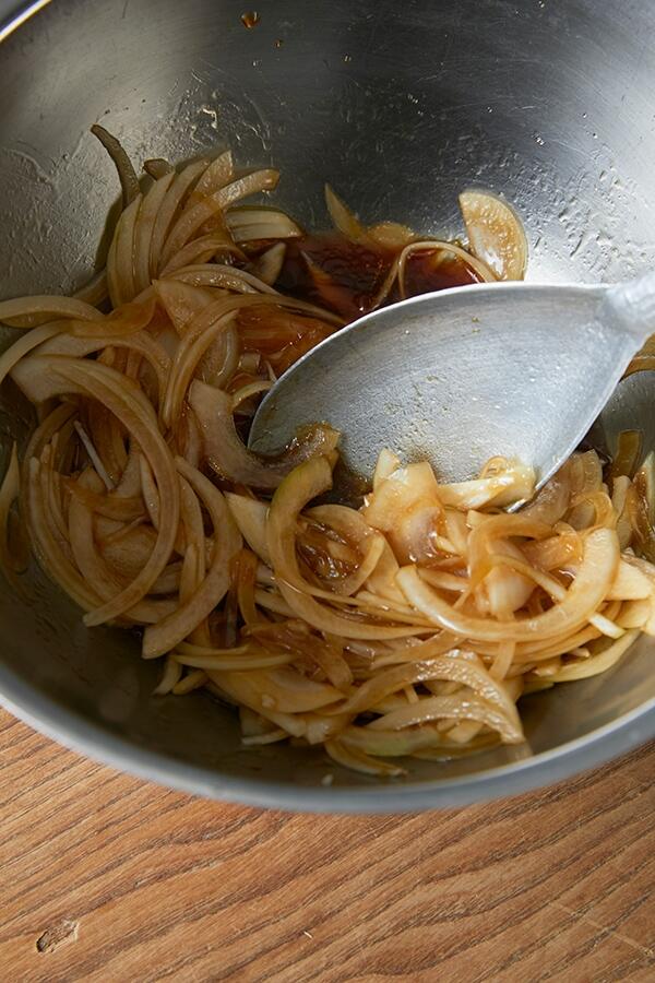 玉ねぎソースをつくる