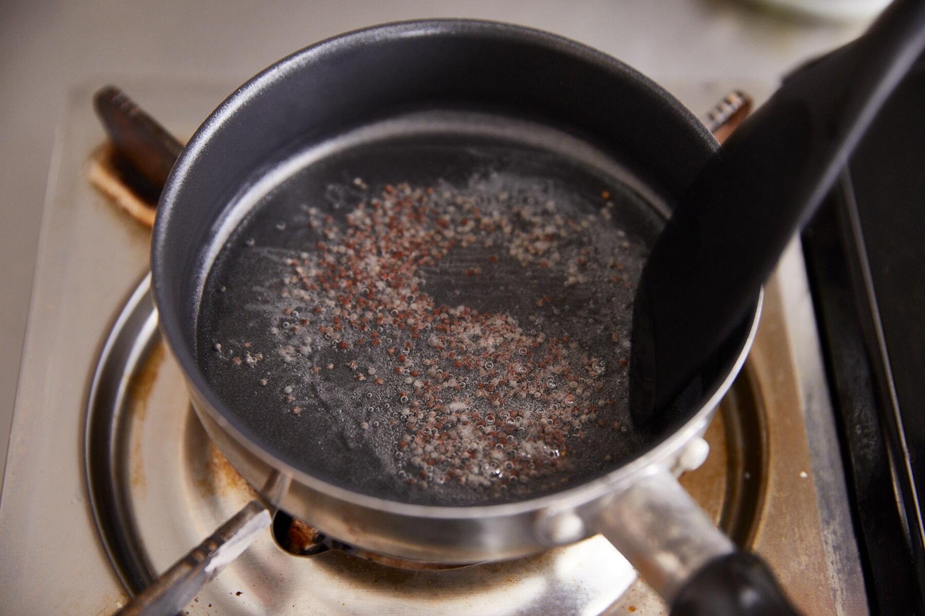 スパイスをテンパリングする