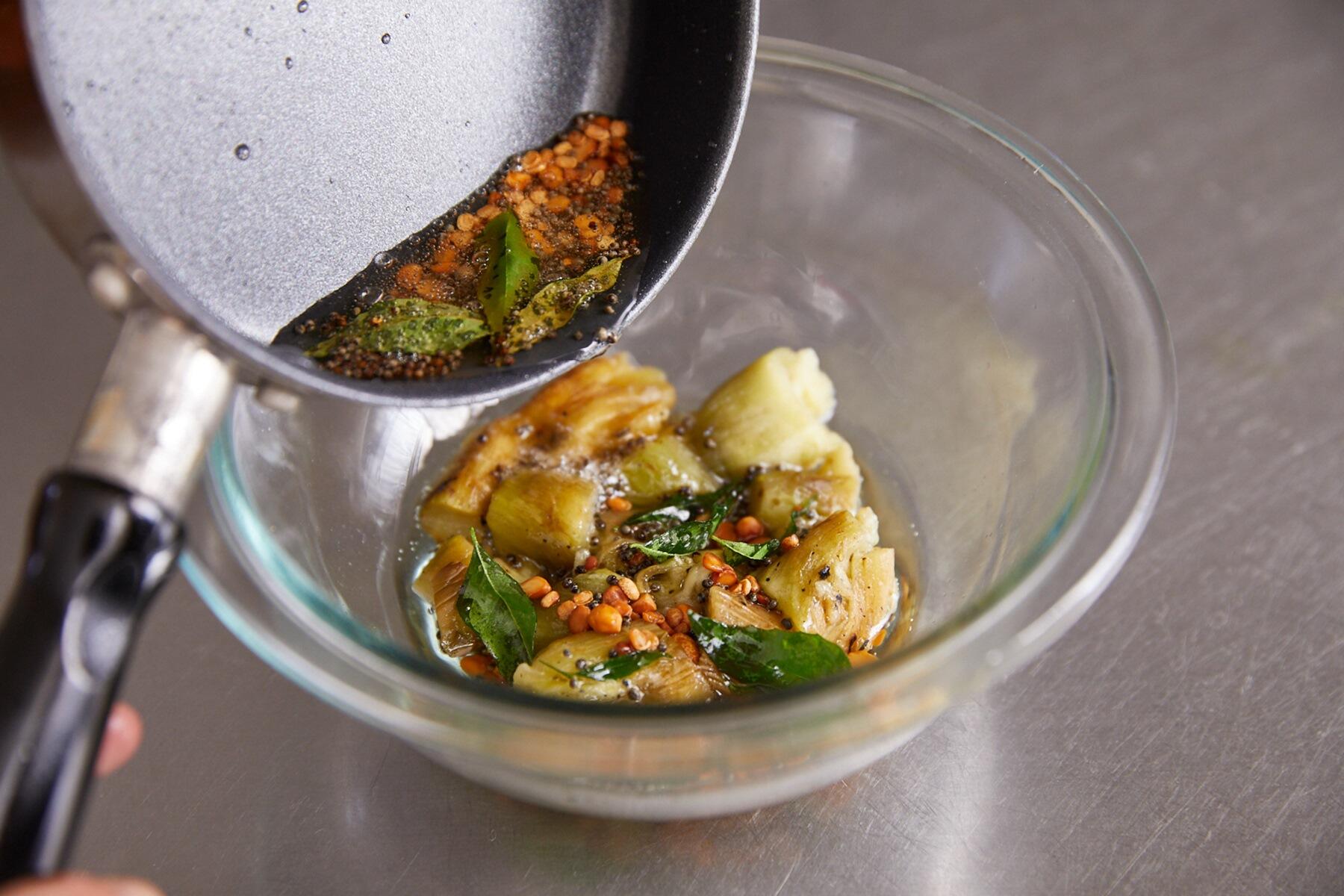 スパイスをテンパリングする