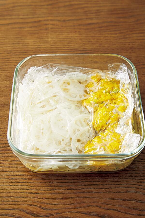 菊をマリネする