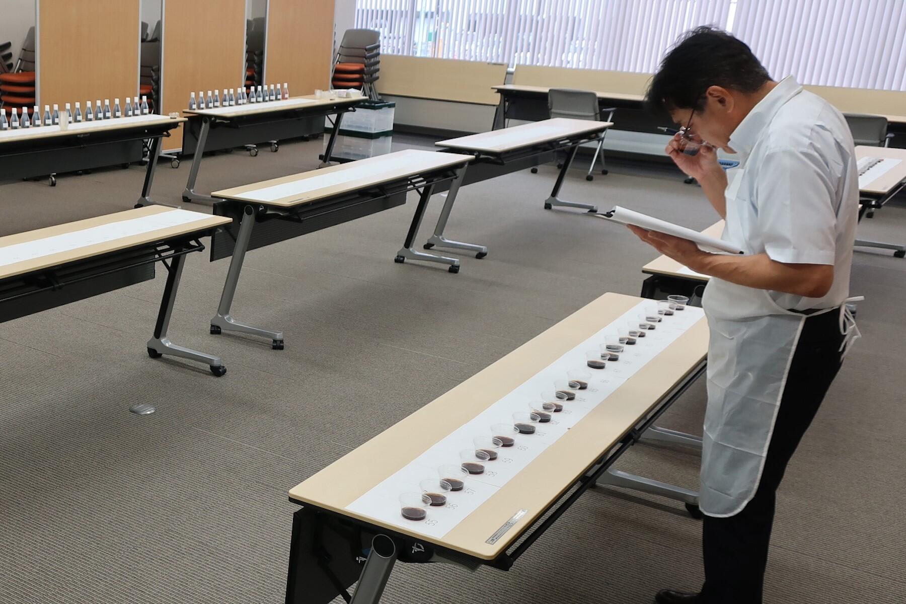 品評会審査風景