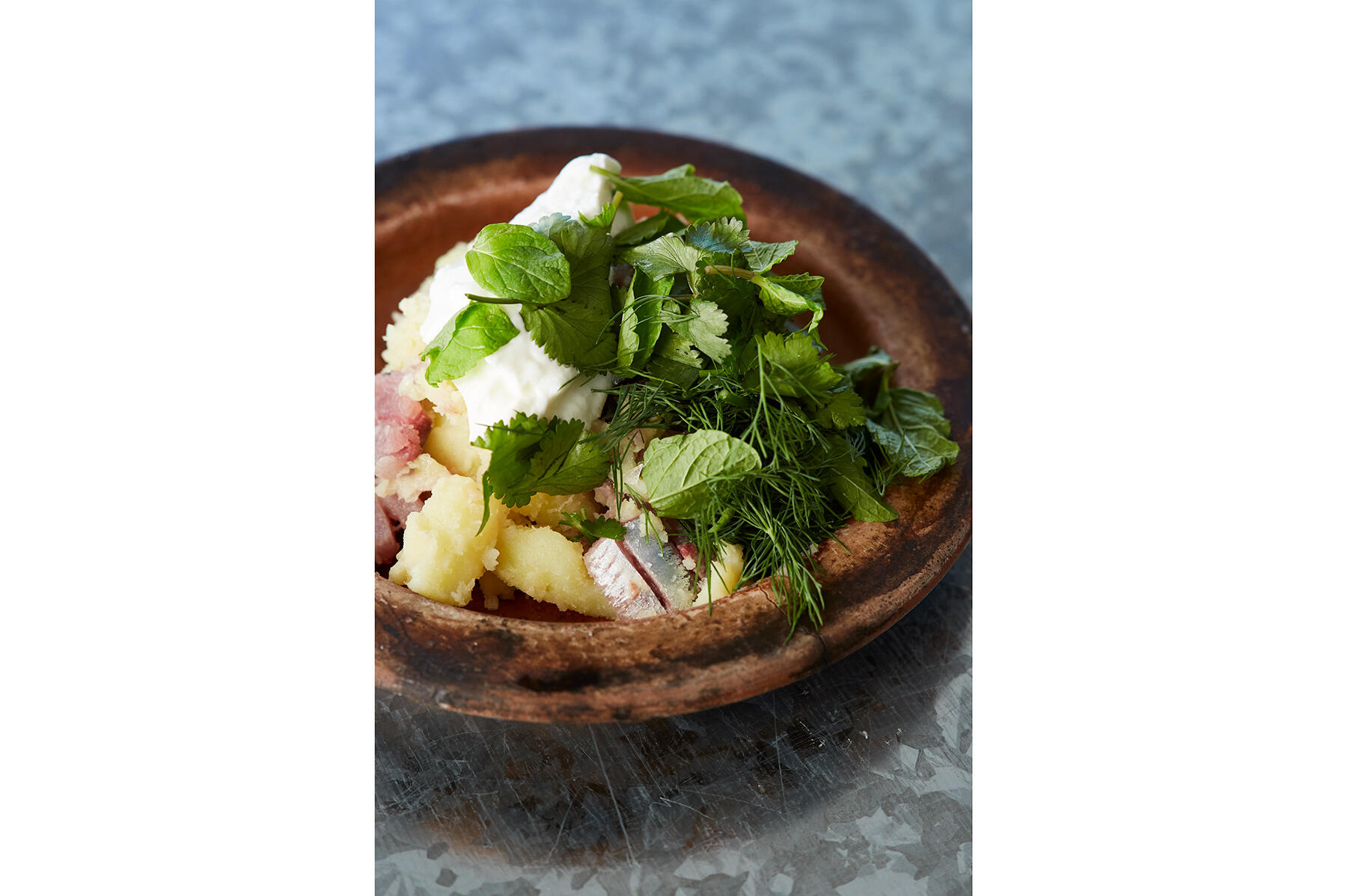 イワシとじゃがいものハーブ盛り