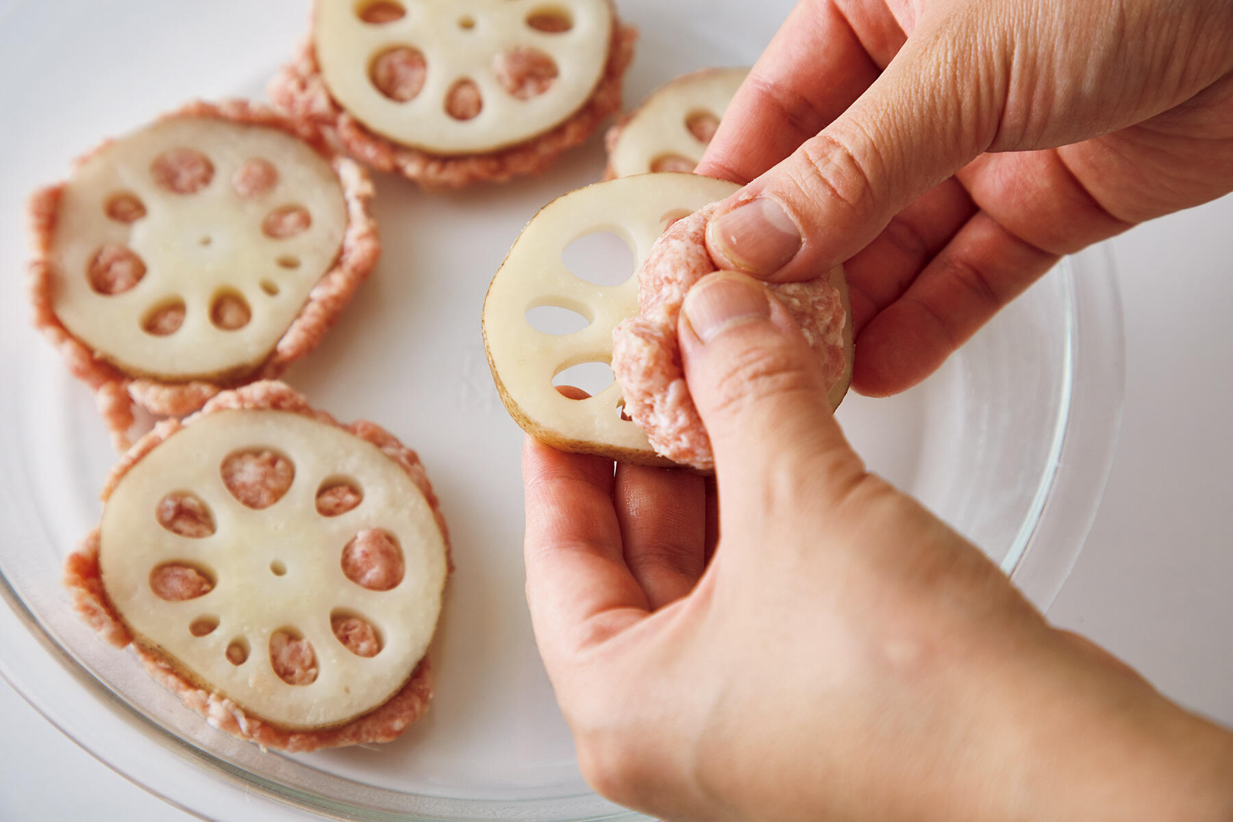 肉をはりつける