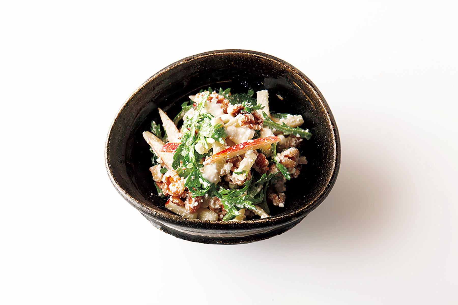 日本酒に合う“春菊とカッテージチーズのサラダ”