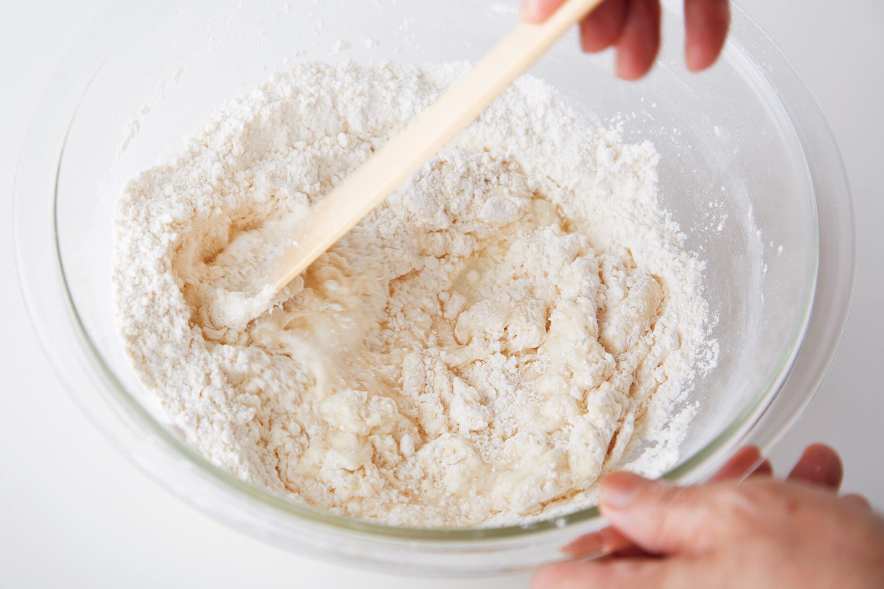 木ベラで混ぜる