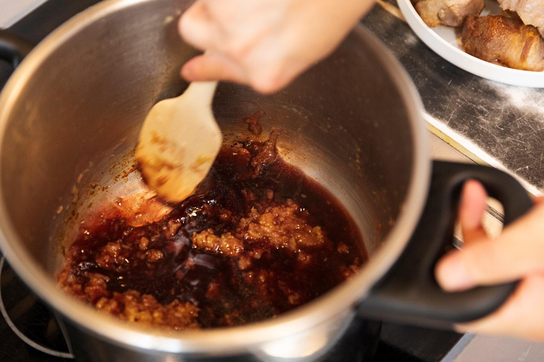 こそげながら沸騰させる