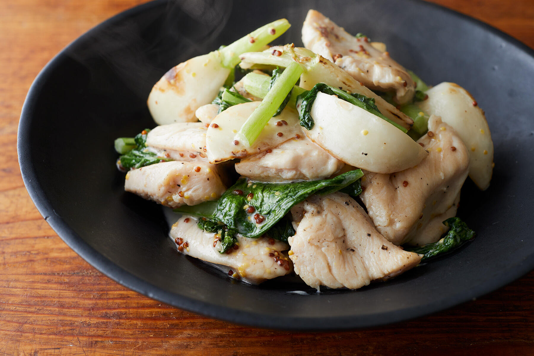 鶏むね肉とかぶの粒マスタード炒め