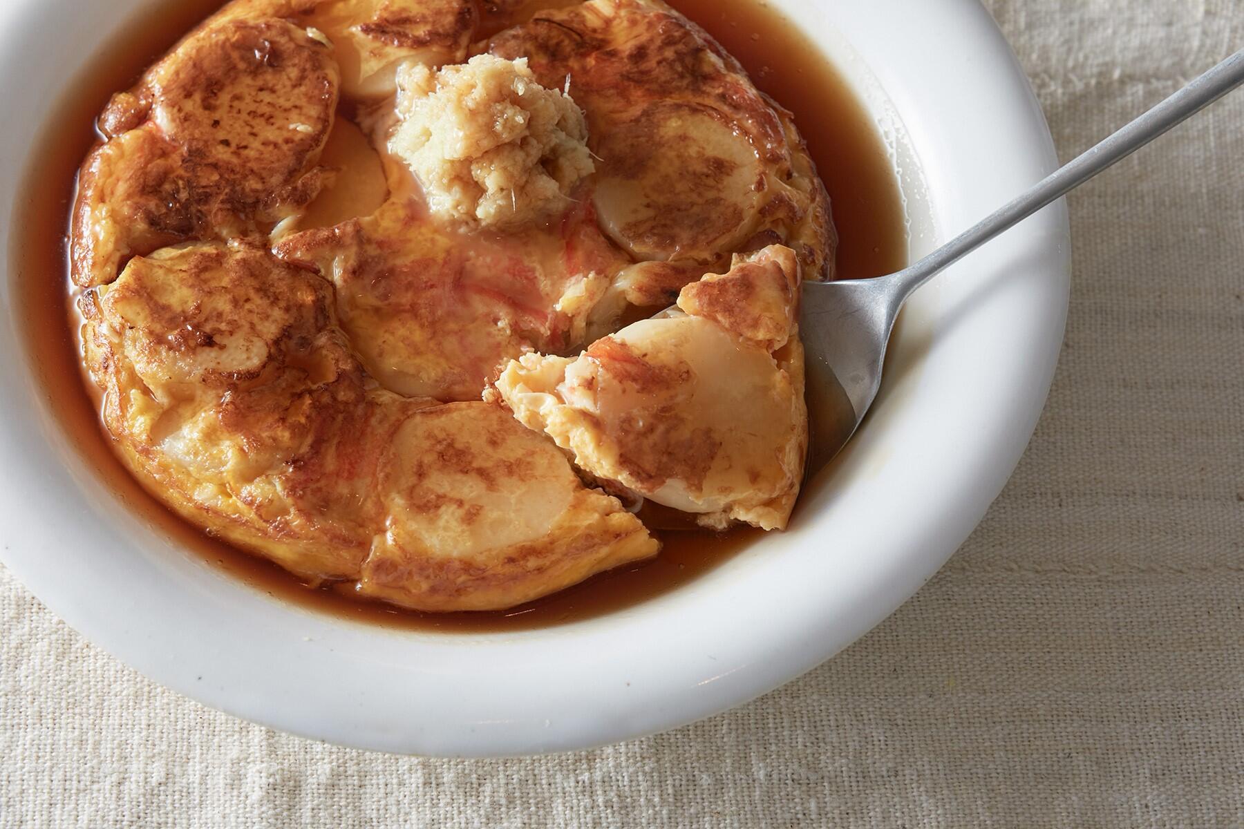 生姜が香る“長いもとかにかまぼこのかに玉風あんかけ”