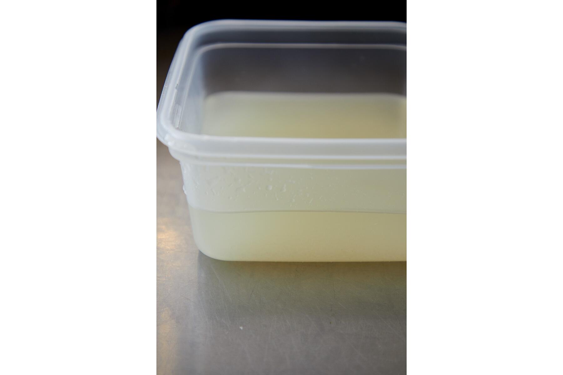 チキンブイヨンをつくる