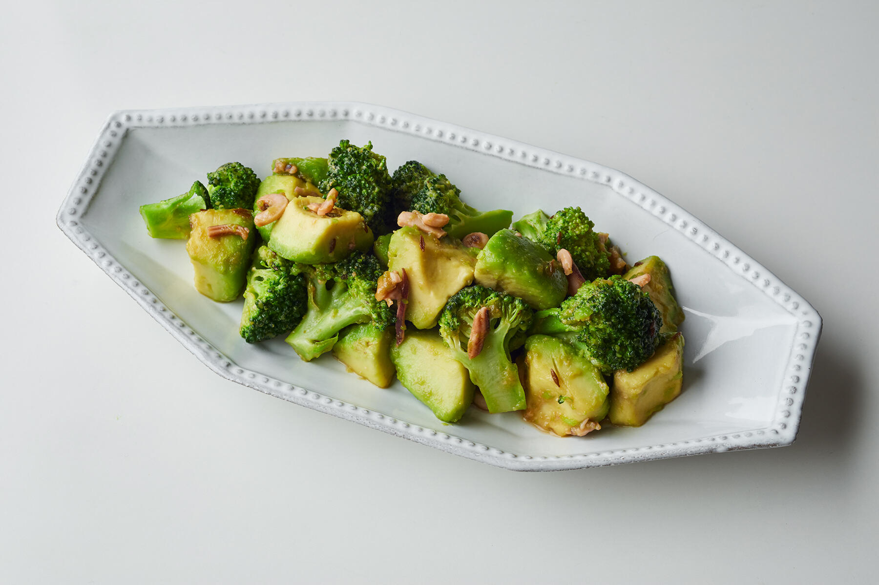 アボカドとブロッコリーの塩辛いため