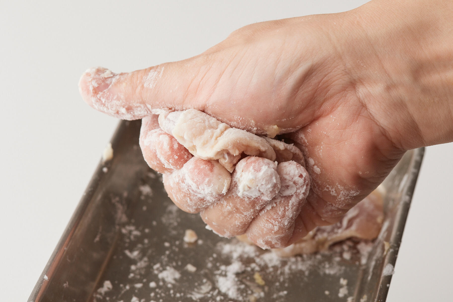 衣をつけて揚げる