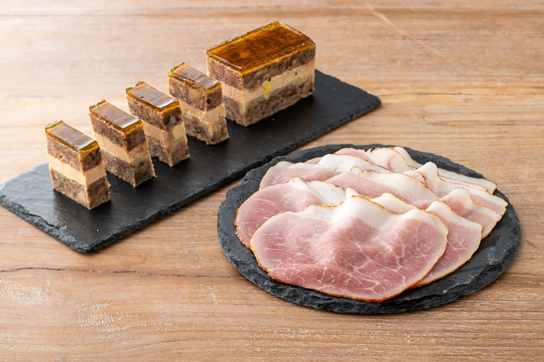 放牧豚ローストハムと放牧豚とフォアグラとマジョラムのプレッセ・ガトー