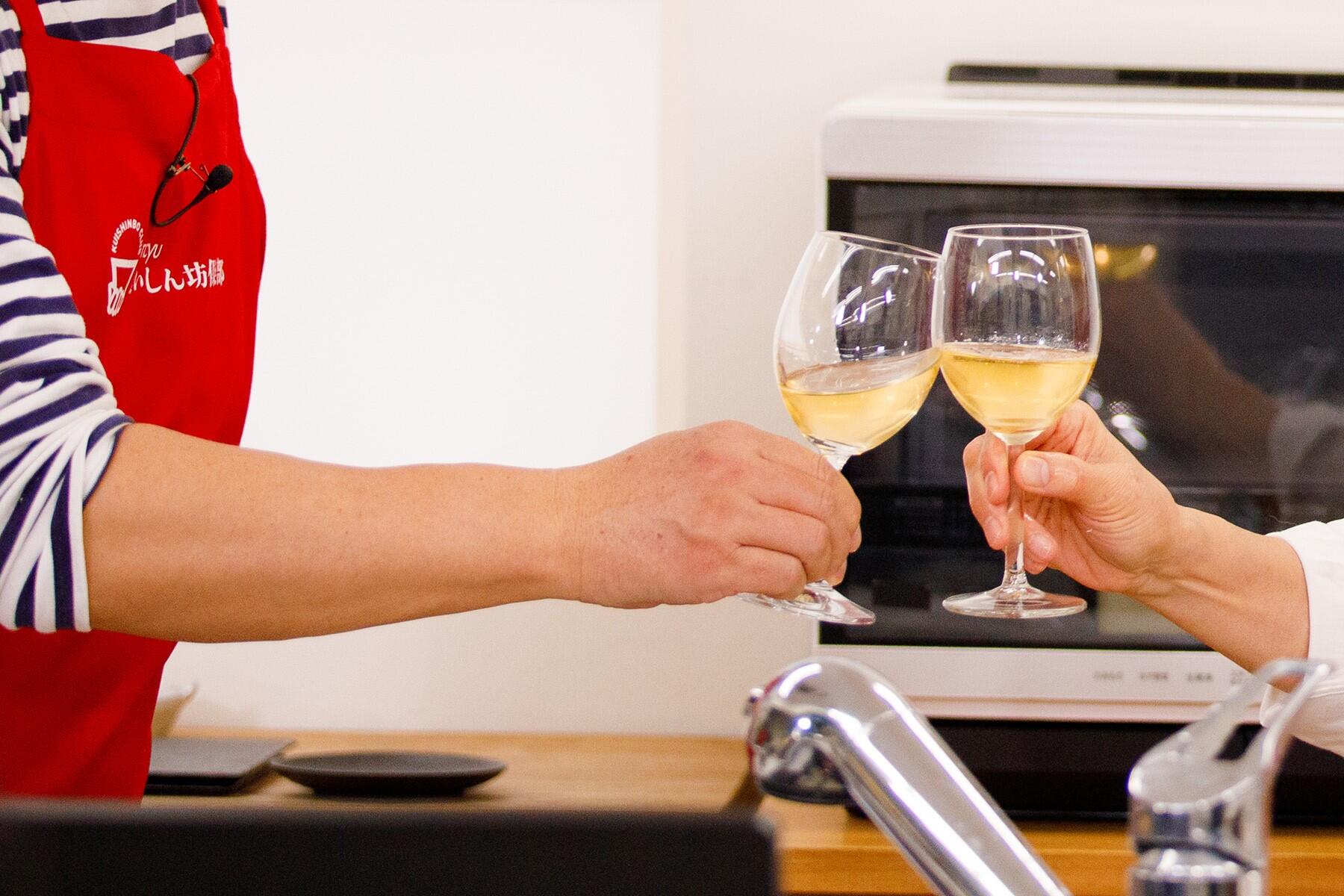 乾杯する手