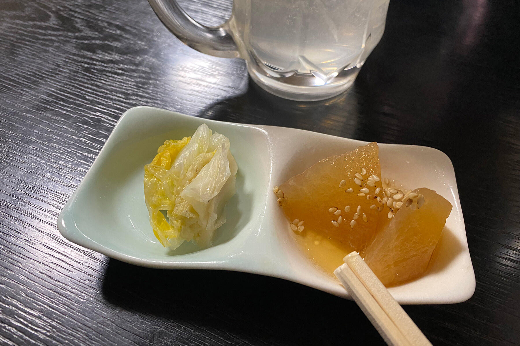 白菜の漬物と大根の煮物