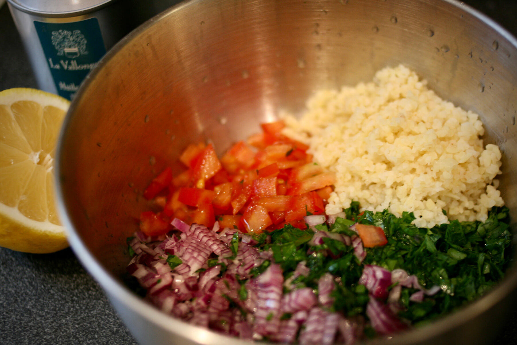 その他の食材を刻む