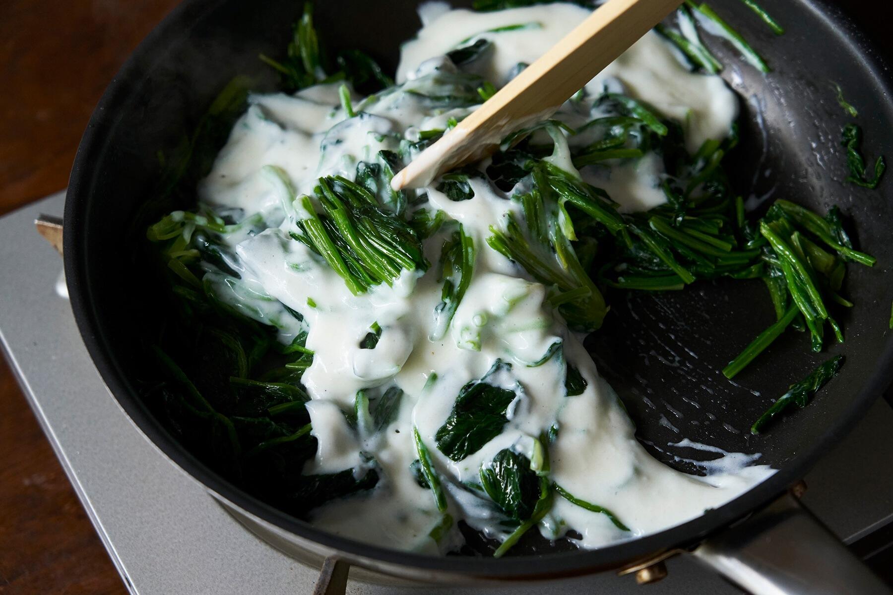 ホワイトソースを加える