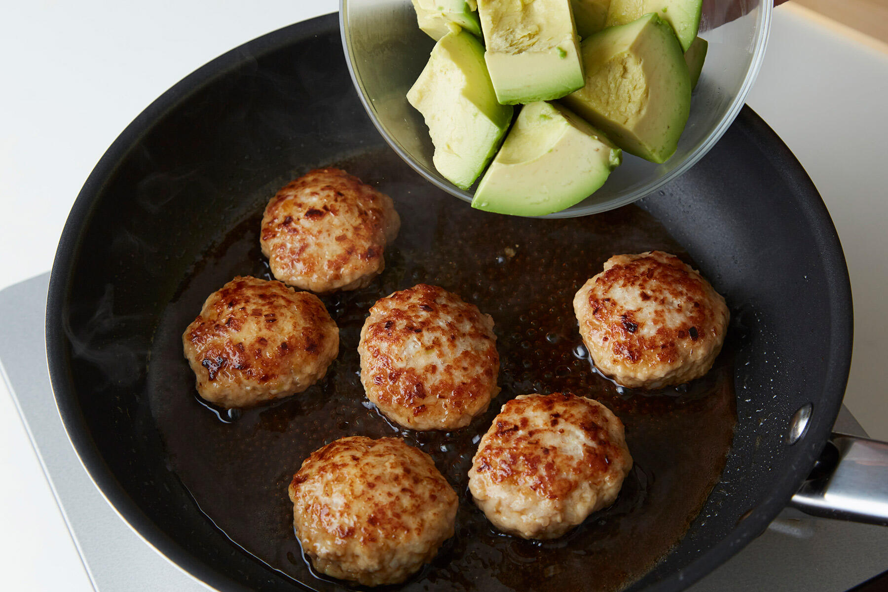 アボカドを加える