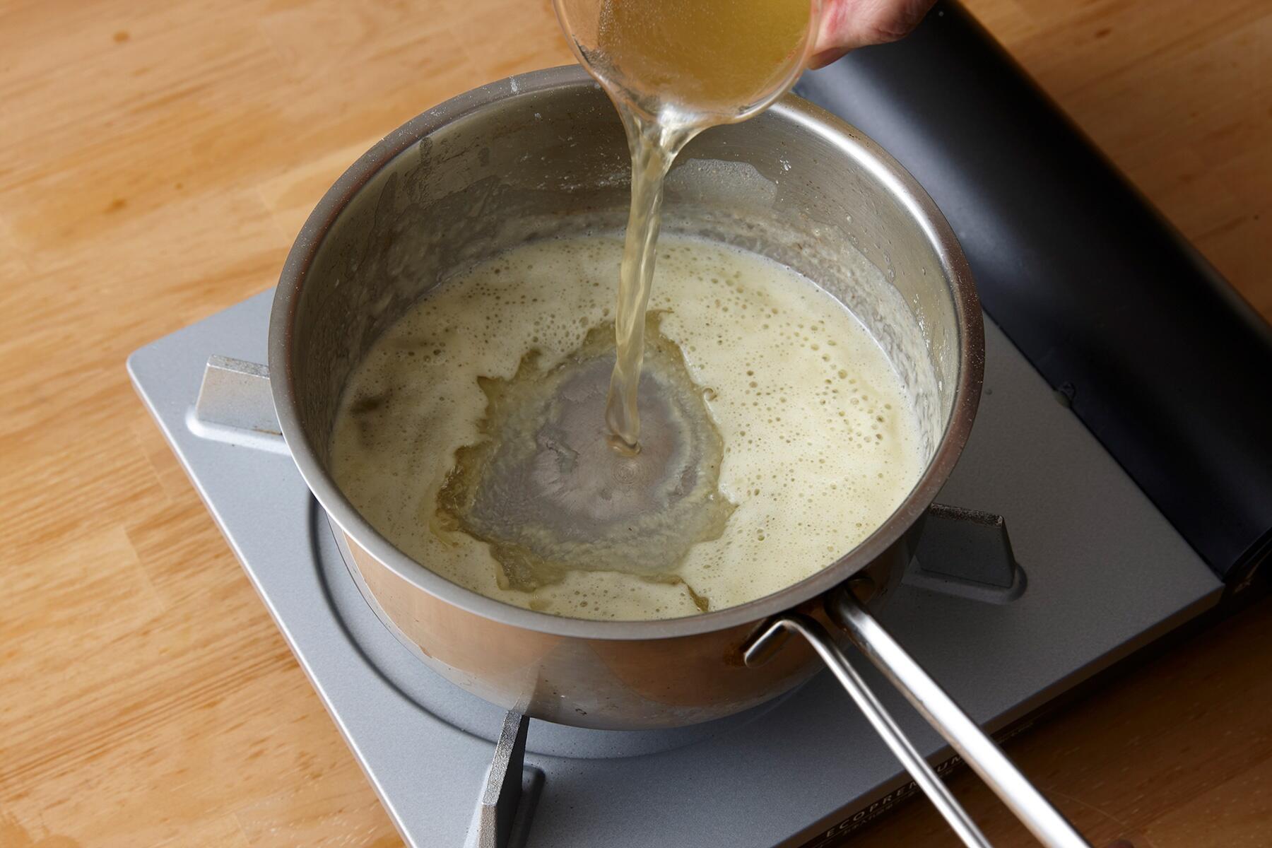 ホワイトソースをつくる