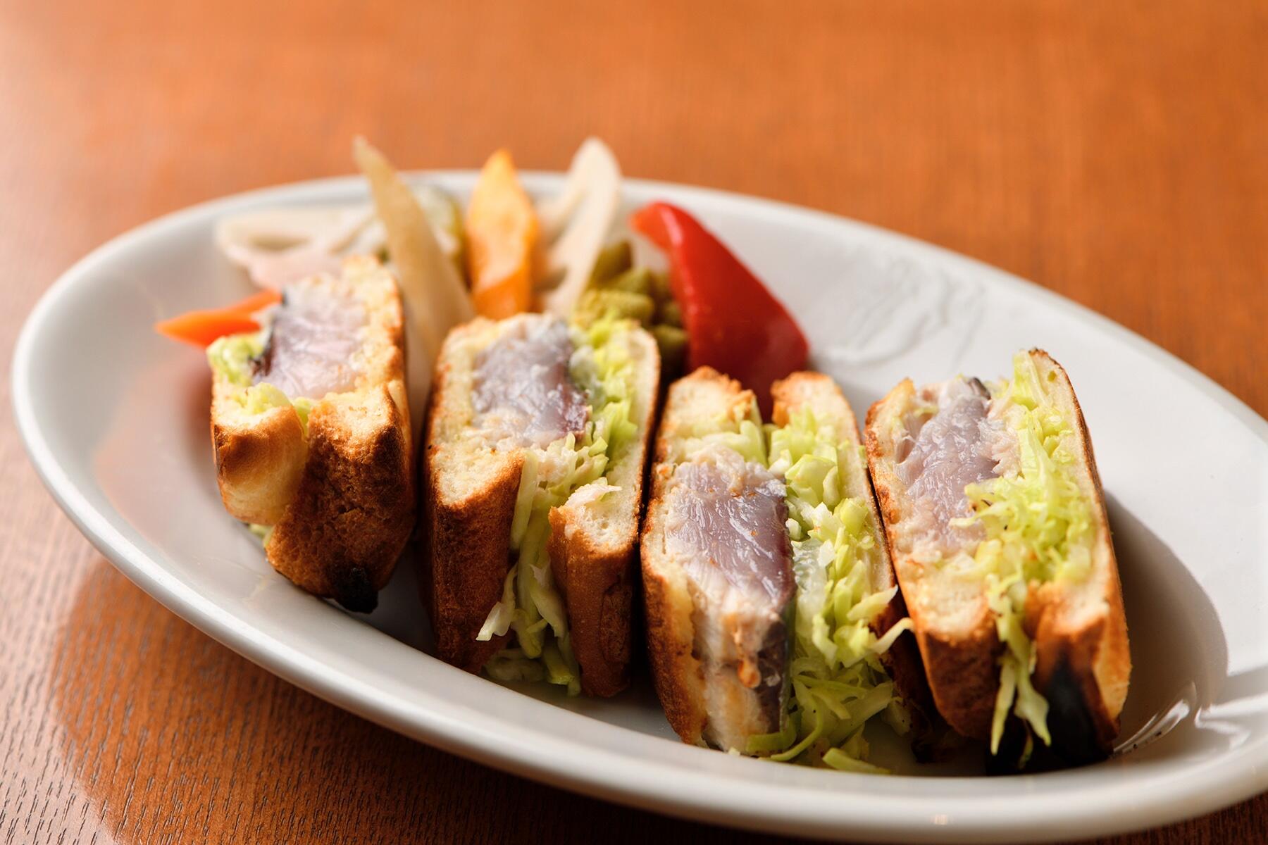 〆鯖のホットサンド