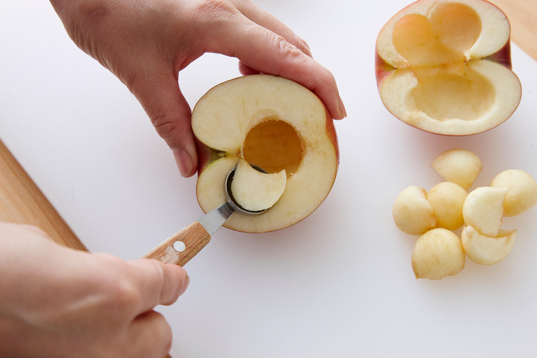 りんごを切り抜く