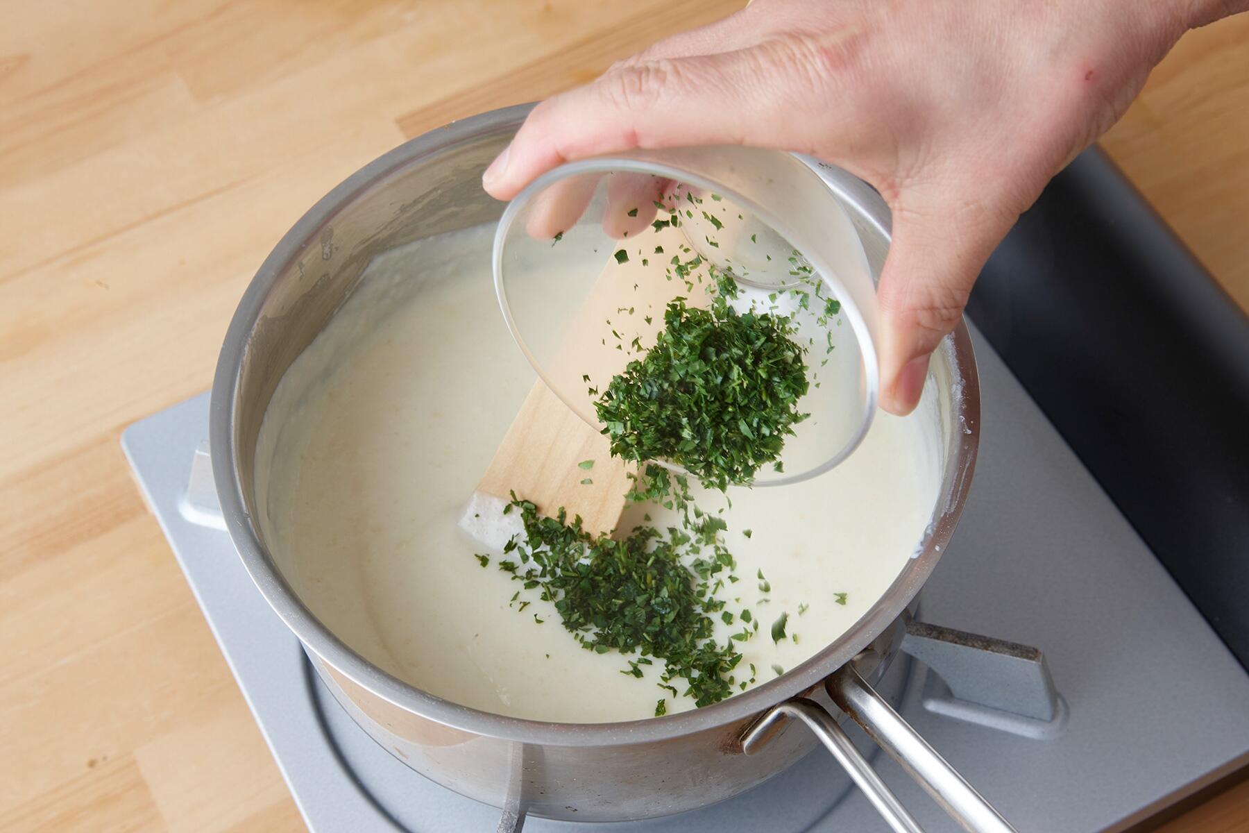 味噌ホワイトソースをつくる