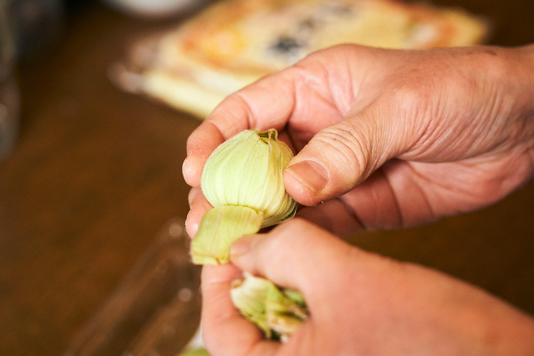 ふきのとうの下ごしらえ