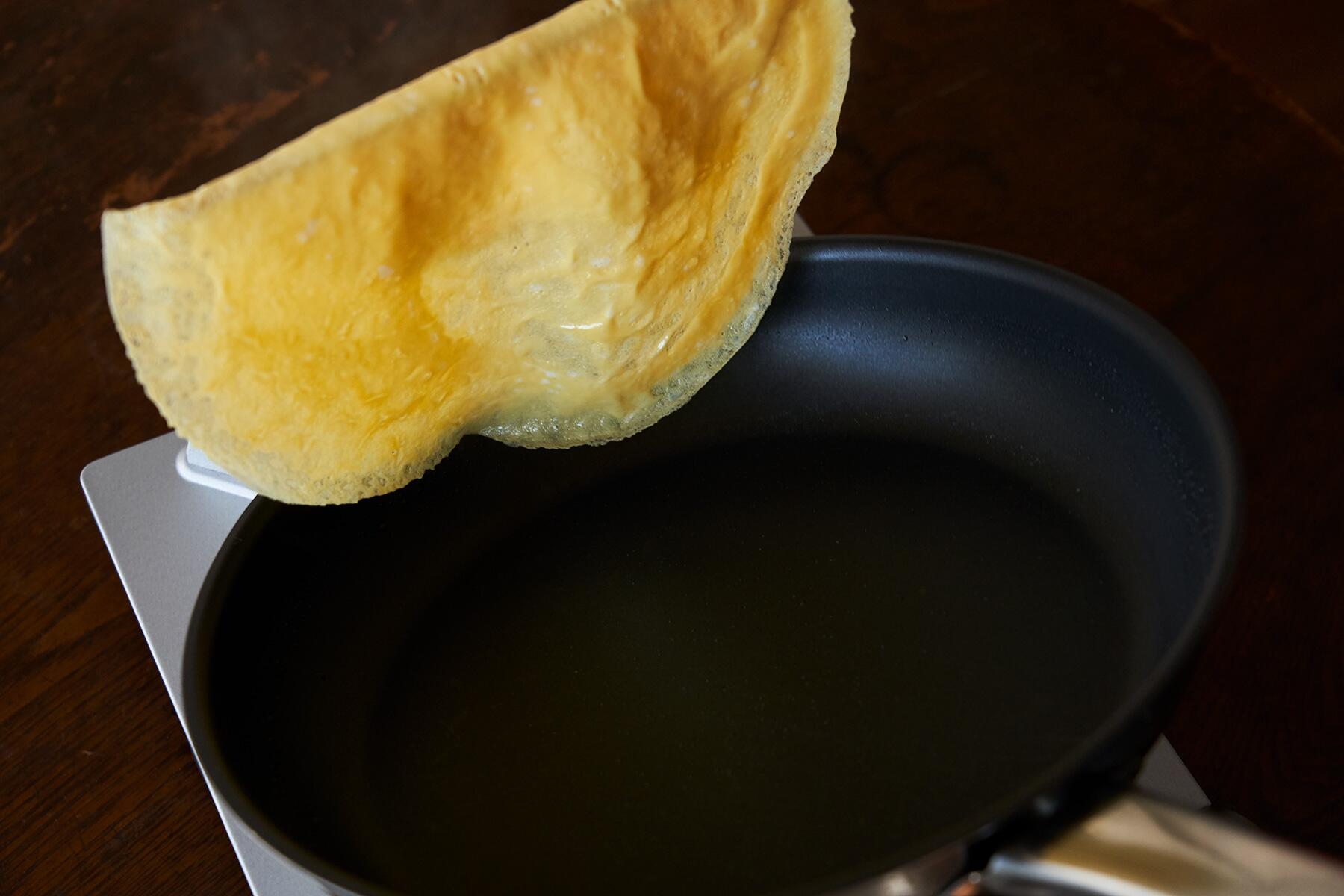 錦糸卵をつくる