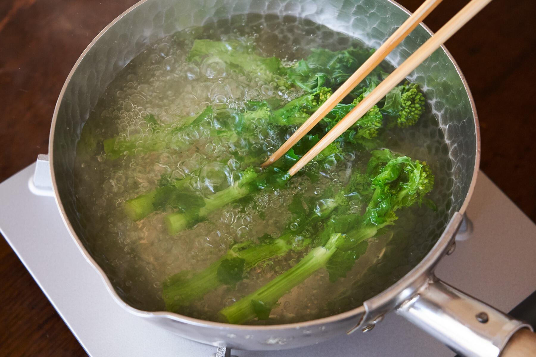 菜の花の下ごしらえ