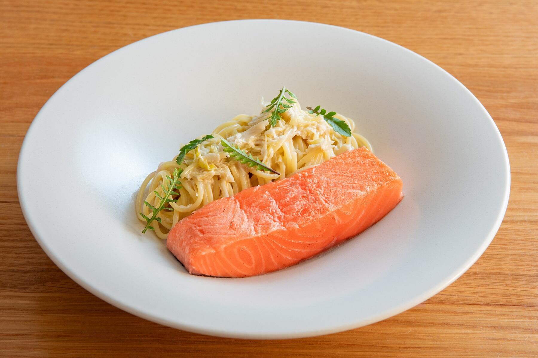 ノルウェーサーモンのクリームスパゲッティザワークラウト風味