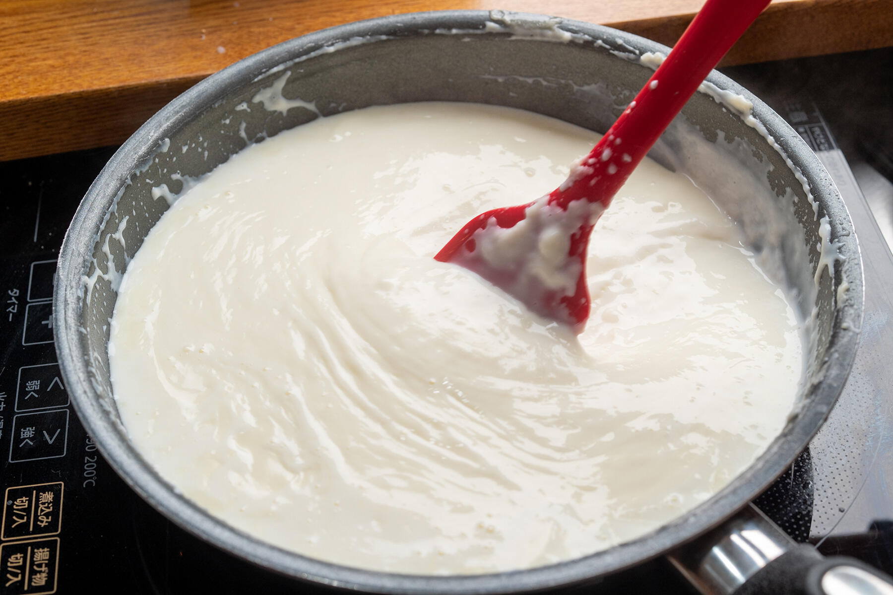 ホワイトソースを仕上げる