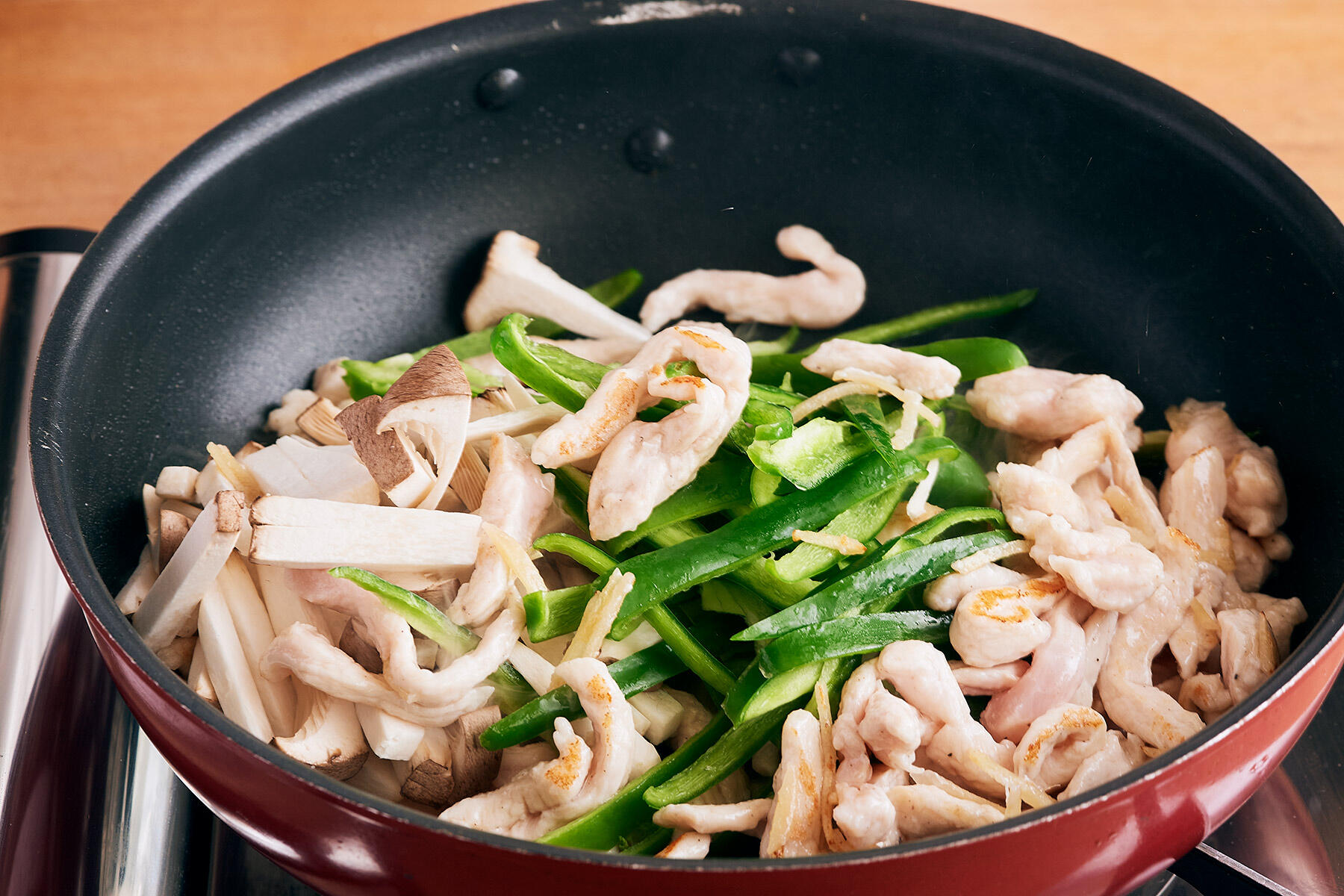 野菜を加え炒める